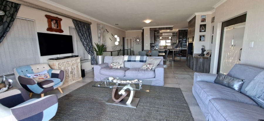  Bedroom Property for Sale in Dana Bay Western Cape